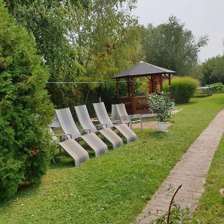 Villa Nadliget Vendeghaz Ábrahámhegy Exterior foto